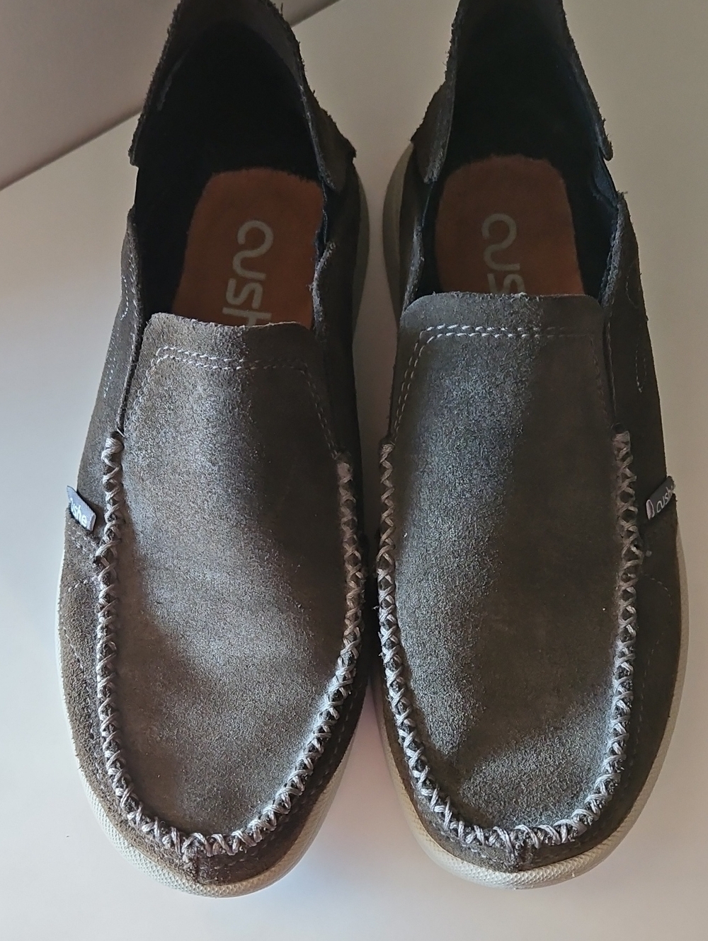 CUSHE MENS  GRAY SUEDE EVO-LITE LOAFERS SZ 8